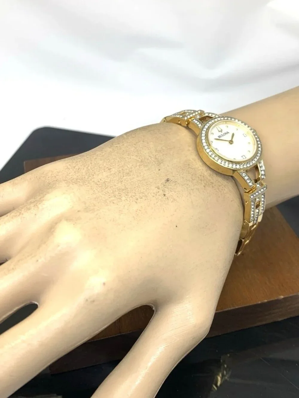 Bulova Women's Watch 98L325 Mother of Pearl Dial Gemmed Gold Steel 25mm